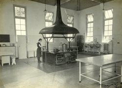 1934   – Mater Children's Hospital kitchen