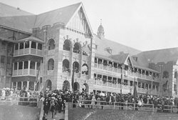 14 August 1910   – Mater Private Hospital opened at Mater Hill