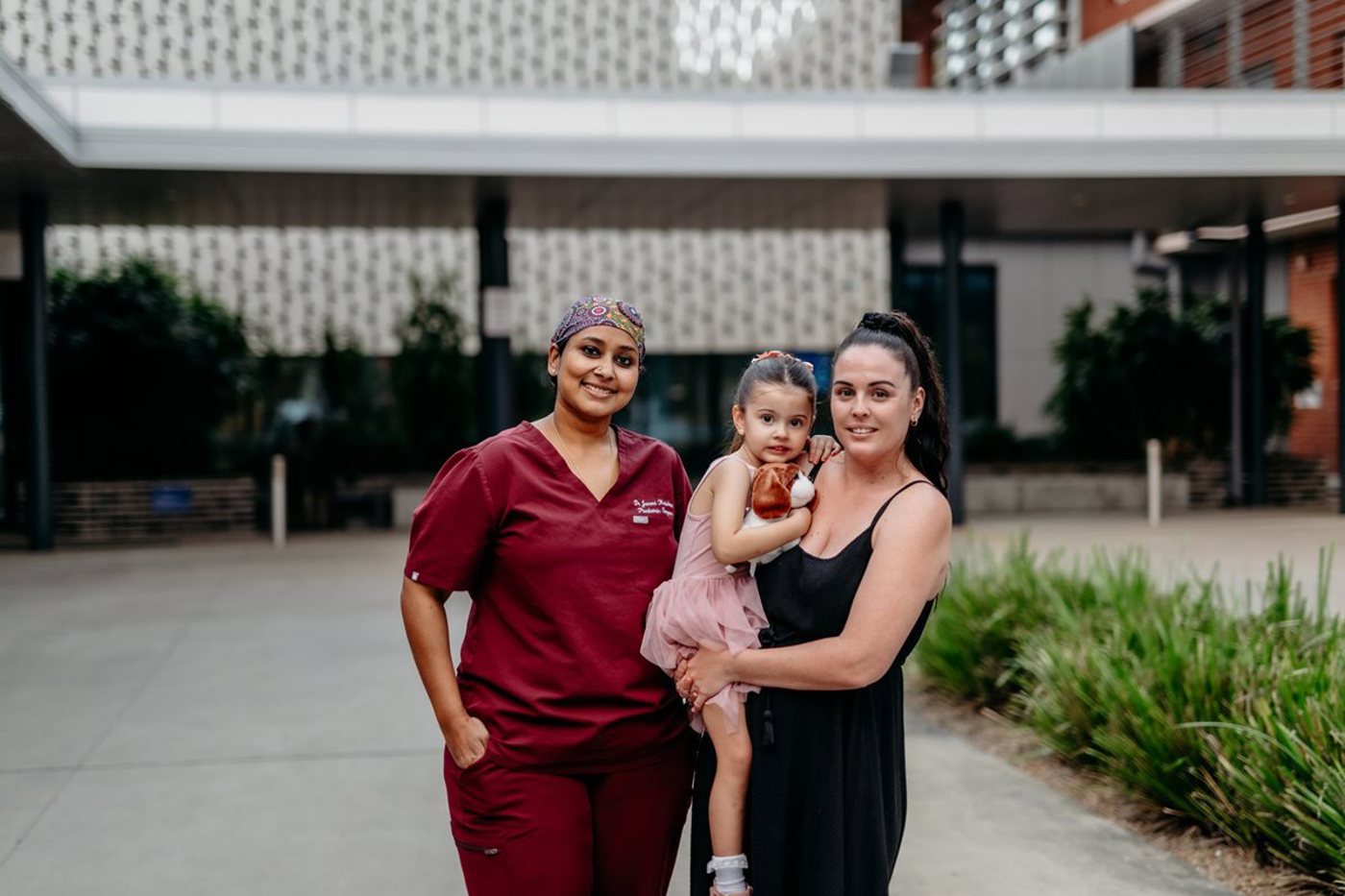 Little Ivy Napiorkowski with mum April and Dr Janani Krishnan
