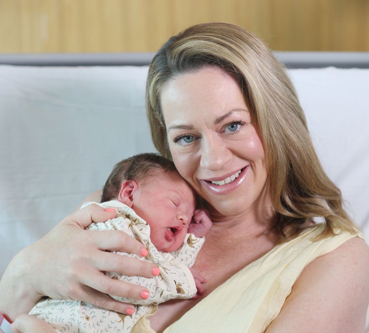 Ten News presenter Georgina Hill has baby at Mater